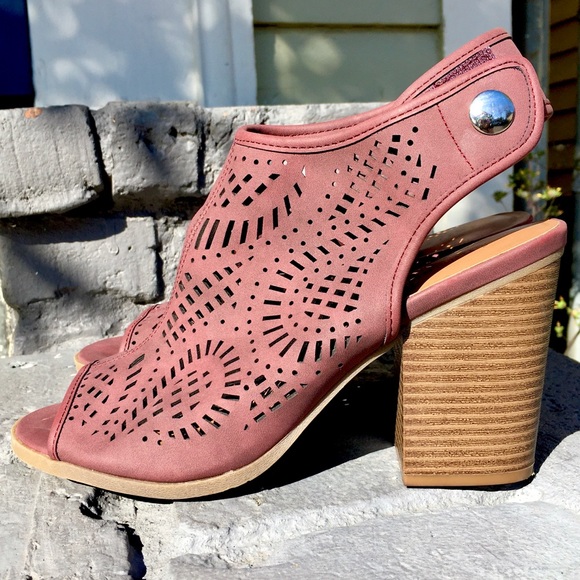 Indigo Rd Vegan Laser Cut Peep Toe Heeled Sandals - Picture 4 of 9